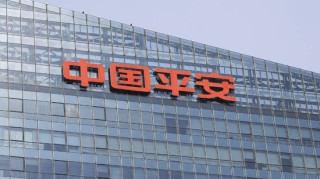 5.85万亿平安人寿核心高层调整：董事长杨铮到龄退休，85后蔡霆代行职责，开年大手笔举牌中国人寿H股