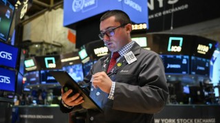 新交易月伊始 美股期货小幅下跌