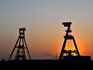 如何解释焦炭升水过多现象？焦炭升水背后的原因是什么？