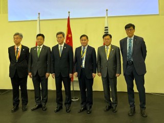 中国人民银行行长潘功胜出席并主持东盟与中日韩财长和央行行长会