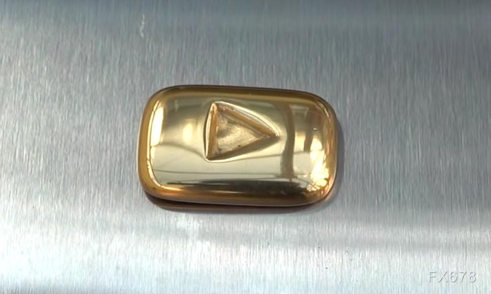 黄金因贸易紧张担忧推动避险需求而涨至创纪录水平 第1张 黄金因贸易紧张担忧推动避险需求而涨至创纪录水平 第1张