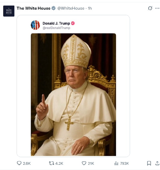 特朗普发自己身穿教皇服图片,白宫竟转发 第1张 特朗普发自己身穿教皇服图片,白宫竟转发 第1张
