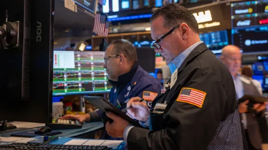 早盘:道指跌逾200点 美债收益率攀升令股指承压 第2张 早盘:道指跌逾200点 美债收益率攀升令股指承压 第2张