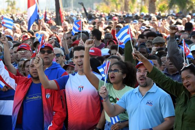 第1现场|遭袭后的委内瑞拉:药店排队、油站关闭、民众集会抗议 第20张 第1现场|遭袭后的委内瑞拉:药店排队、油站关闭、民众集会抗议 第20张